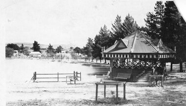 Photograph, Victoria Park Stawell with the Wooden Rotunda (Now Cato Park)