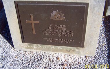 Photograph, Mr Henry Potters grave in Perth W A --  member of the 4th Light Horse