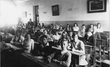 Photograph, Stawell Primary School Number 502  -- internal classroom photo. Unknown Year c1934