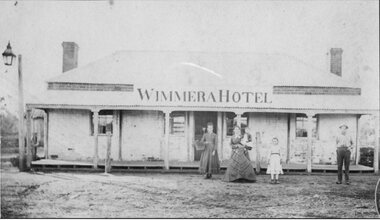 Photograph, Wimmera Hotel in Glenorchy