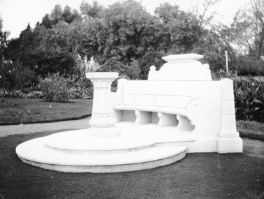 Photograph, Memorial Seat & Sundial at Central Park Stawell 1931
