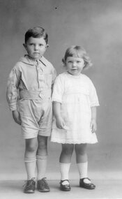 Photograph, Crothers Family Children -- Portrait