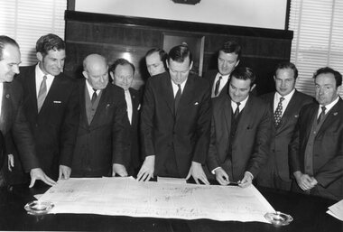 Photograph, Group of Councillors with Mr Murray Byrne MLC 1970