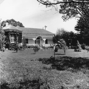 Photograph, Seppelts Residence in Great Western
