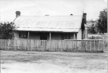 Photograph, Mr Jack Nicholson's Home at 45 Maud Street cnr Colquhoun Street c1940's