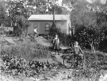Photograph, Mrs Margaret Wehl nee Unknown with Vera and Carl Wehl at the Whel Family Home in Halls Gap