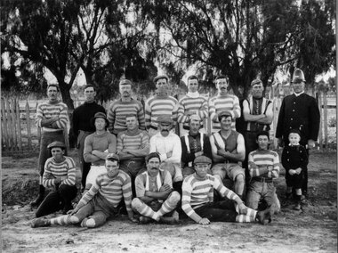 Photograph, Glenorchy Football Team with policeman Mr Smedley c1914-15