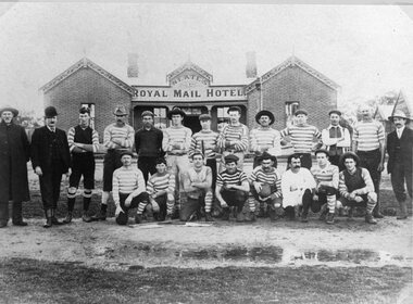 Photograph, Glenorchy Football Team in front of Neate's Royal Mail Hotel in Glenorchy c1914-1915