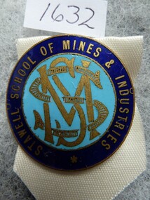 Memorabilia - Badge, 1916