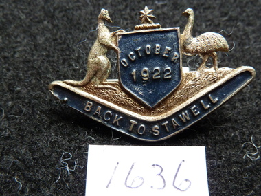 Memorabilia - Badge, 1936