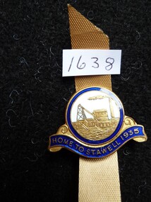 Medal - Medallion, Home to Stawell 1935 Round with Gold Mining Motif Badge, 1935
