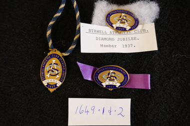 Memorabilia - Badge, 1937