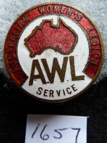 Memorabilia - Badge, 1945