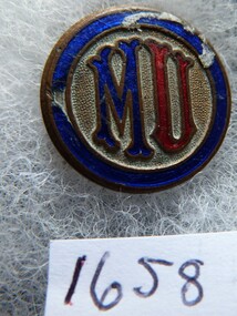 Memorabilia - Badge, c1940
