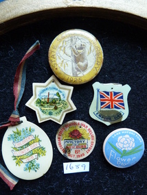 Memorabilia - Badge, c1918-1925