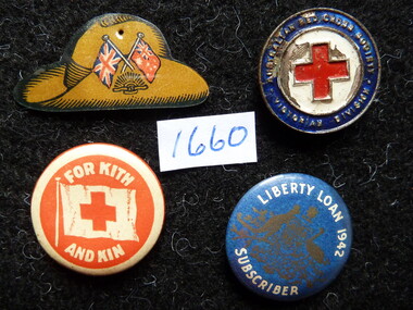 Memorabilia - Badge, c1945
