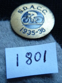 Memorabilia - Badge, 1935-1938