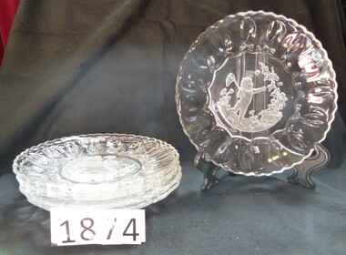 Memorabilia - Realia, Glassware Plates, c1950's