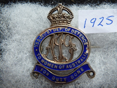 Memorabilia - Badge, Women of Australia, For Duty Done Badge