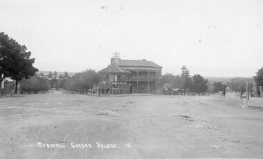 Postcard, Stawell Coffee Palace formerly the Castlemaine Hotel and Rotunda in Lower Main Street -- Post Card