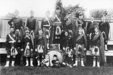 Photograph, Stawell Scottish Pipe Band in uniform