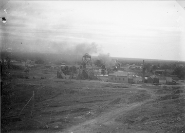 Photograph, The Sloanes & Scotchmans United Quartz Mining Co.,  c1900