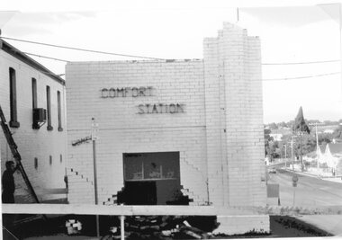 Photograph, Toilet Block / Comfort Station on the corner of Main & Wimmera Street after car crashed into it c1970's