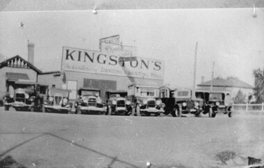 Photograph, Mr F C Kingston's Taxis in Stawell 1930 on the corner of Wimmera & Childe Street