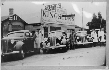 Photograph, Mr F C Kingston's Taxi in Stawell parked in front of Centenary Hall on the corner of Wimmera & Child Street 1935-1940