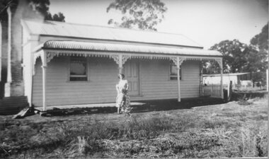 Photograph, Mr Henry (Harry)  & Mrs Elizabeth Freeland nee Unknown's Home in Deep Lead
