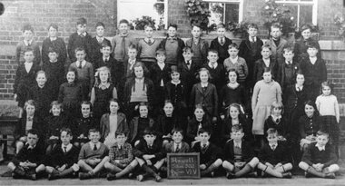 Photograph, Stawell Primary School Numbr 502 Grade 5 & 6 Named Students 1942