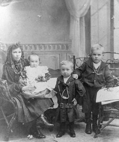 Photograph, Dick Family's 4 children 1900 -- Studio Portrait