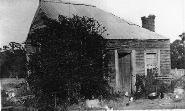 Photograph, Four Posts Inn in Glenorchy -- Building no longer exists