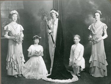 Photograph, Queen Competition Entrants for the Stawell Hospital Fund Raiser