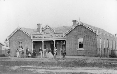 Photograph, Pines' Royal Mail Hotel in Glenorchy 1863-1870
