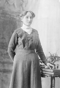 Photograph, Emma Allard 1866-1927 -- Studio Portrait