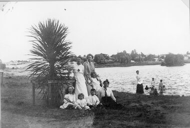 Photograph, Victoria Park -- renamed Cato Park 1917-1920