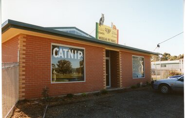 Photograph, Catnip Modular Pet Park Stawell -- 8 Photos & Newspaper article