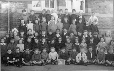 Photograph, Stawell Primary School Number 502 -- Prep & Grade 2 Pupils 1924-1925