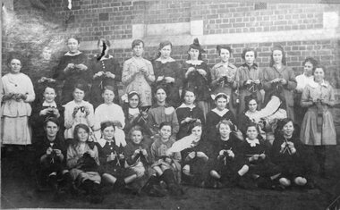Photograph, Stawell Primary School Number 502 -- Pupils 1918
