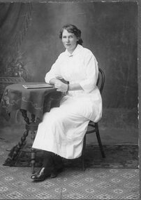 Photograph, Mrs Ethel Jane Fielding nee Harvey 1914 -- Studio Portrait