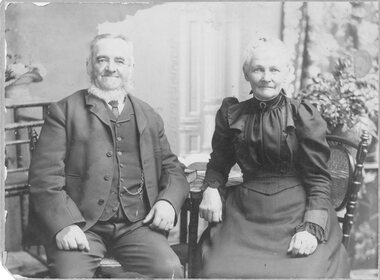 Photograph, Mr William Dubbin Harvey & Mrs Mary Harvey nee Stevens 1900 -- Studio Portrait