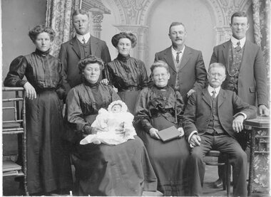 Photograph, Fielding Family Stawell 1911 -- Studio Portrait