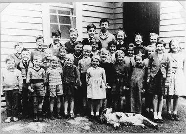 Photograph, Halls Gap Primary School Number 3058 with Students 1958