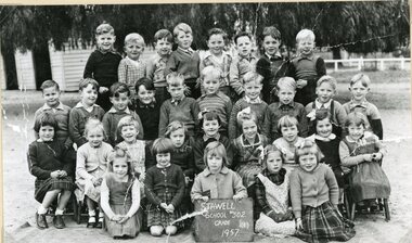 Photograph, Stawell Primary School Number 502 Grade 1E 1957 -- Named