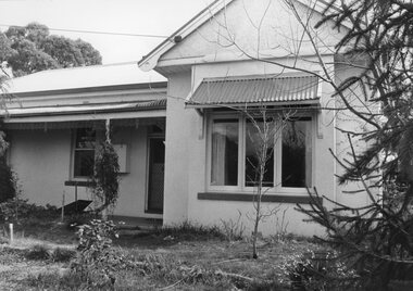 Photograph, “Overton” at 66 Seaby Street Stawell 1997