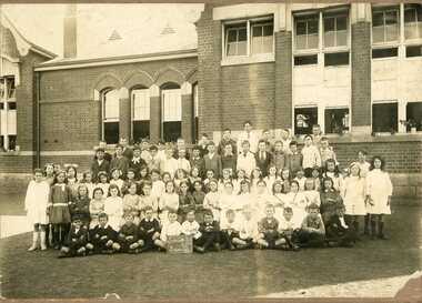 Photograph, Stawell Primary School Number 502 1916