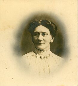 Photograph, Unknown Female possibly Mrs Freeland wife of the Mayor -- Studio Portrait