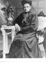 Photograph, Mrs Elizabeth Anne Pearce nee Knuckey 1840-1911 -- Studio Portrait