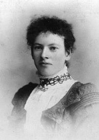 Photograph, Lucy Mabel Pearce 1878-1905 -- Studio Portrait